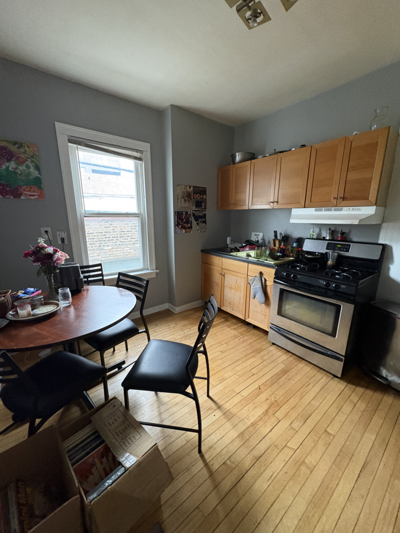 839 N Ashland Avenue 2R