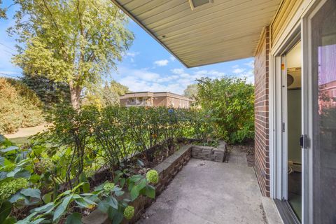 Tiny photo for 972 Thornton Lane #102, Buffalo Grove, IL 60089 (MLS # 12484813)