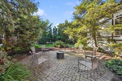 Tiny photo for 1116 N Elmwood Avenue, Oak Park, IL 60302 (MLS # 12468178)