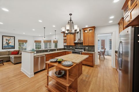 Tiny photo for 1116 N Elmwood Avenue, Oak Park, IL 60302 (MLS # 12468178)