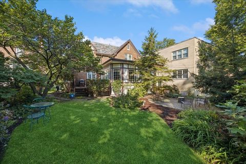 Tiny photo for 1116 N Elmwood Avenue, Oak Park, IL 60302 (MLS # 12468178)