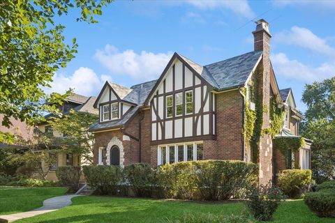 Tiny photo for 1116 N Elmwood Avenue, Oak Park, IL 60302 (MLS # 12468178)