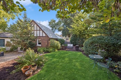 Tiny photo for 1116 N Elmwood Avenue, Oak Park, IL 60302 (MLS # 12468178)