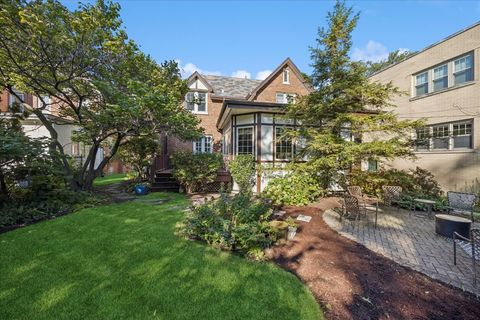 Tiny photo for 1116 N Elmwood Avenue, Oak Park, IL 60302 (MLS # 12468178)