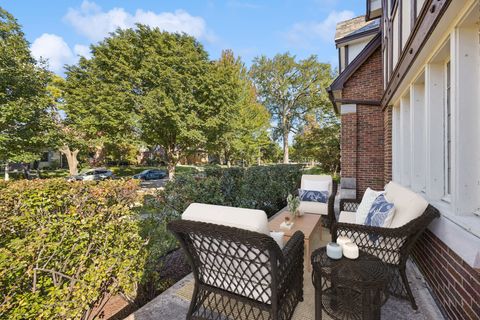 Tiny photo for 1116 N Elmwood Avenue, Oak Park, IL 60302 (MLS # 12468178)