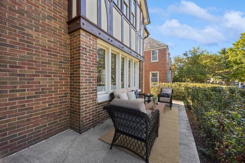 Tiny photo for 1116 N Elmwood Avenue, Oak Park, IL 60302 (MLS # 12468178)