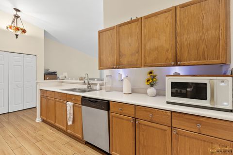 Tiny photo for 784 N Gary Avenue #212, Carol Stream, IL 60188 (MLS # 12491387)