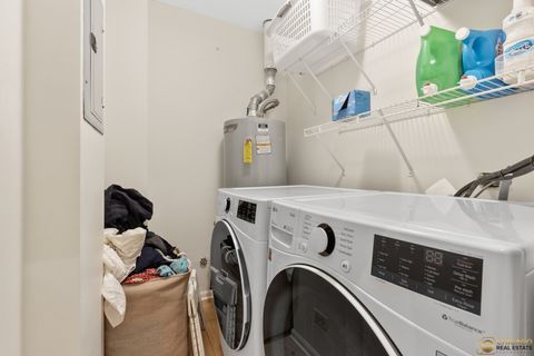 Tiny photo for 784 N Gary Avenue #212, Carol Stream, IL 60188 (MLS # 12491387)
