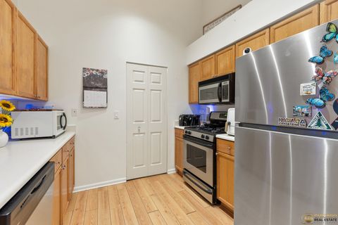 Tiny photo for 784 N Gary Avenue #212, Carol Stream, IL 60188 (MLS # 12491387)