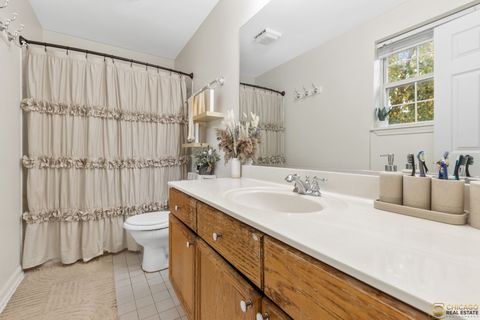 Tiny photo for 784 N Gary Avenue #212, Carol Stream, IL 60188 (MLS # 12491387)