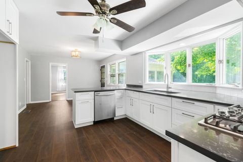 Tiny photo for 133 Mayflower Drive, Batavia, IL 60510 (MLS # 12434530)