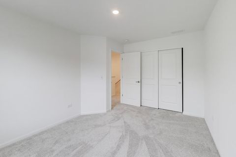 Tiny photo for 1406 Neubauer Circle #1904, Lindenhurst, IL 60046 (MLS # 12574324)