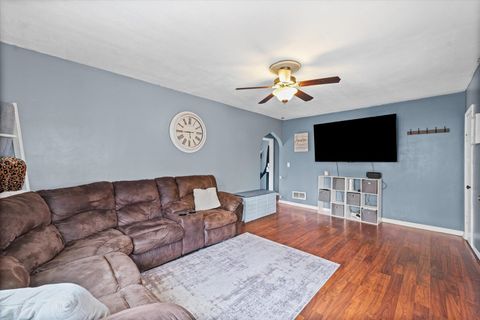 Tiny photo for 423 E Payson Street, Pontiac, IL 61764 (MLS # 12574896)