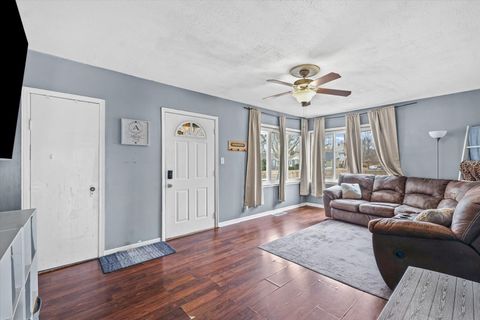 Tiny photo for 423 E Payson Street, Pontiac, IL 61764 (MLS # 12574896)