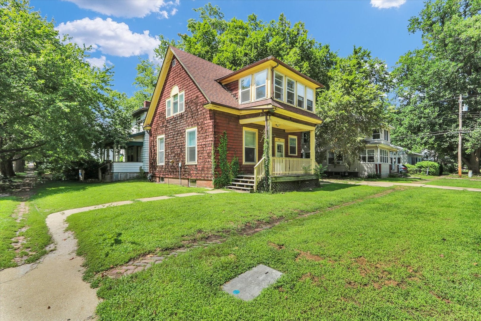 700 W Oregon Street