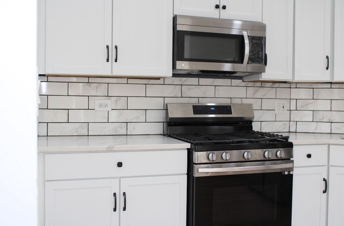 3660 W Grenshaw Street