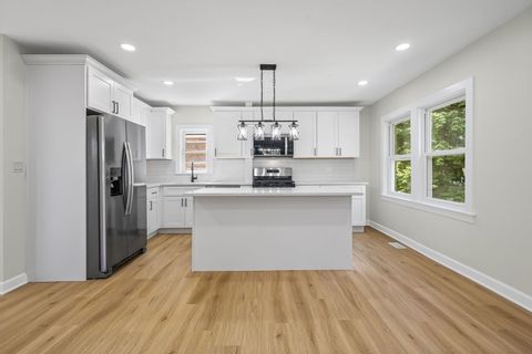 Tiny photo for 4423 Kolze Avenue, Schiller Park, IL 60176 (MLS # 12462371)