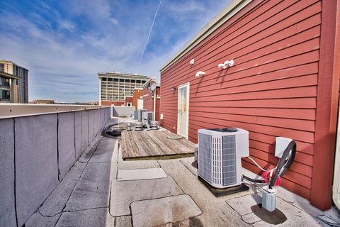 Tiny photo for 350 E Eastgate Place, Chicago, IL 60616 (MLS # 12619160)