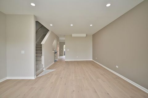 Tiny photo for 350 E Eastgate Place, Chicago, IL 60616 (MLS # 12619160)