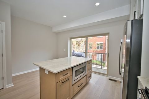 Tiny photo for 350 E Eastgate Place, Chicago, IL 60616 (MLS # 12619160)