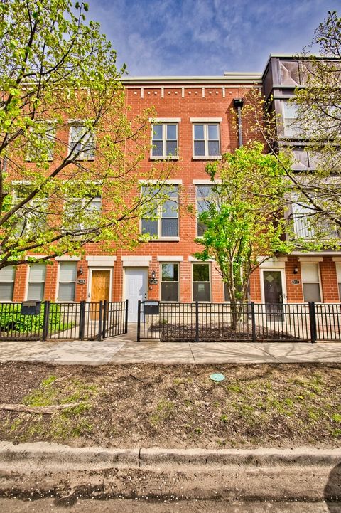 Tiny photo for 350 E Eastgate Place, Chicago, IL 60616 (MLS # 12619160)