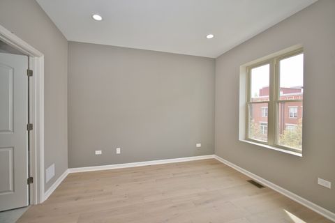 Tiny photo for 350 E Eastgate Place, Chicago, IL 60616 (MLS # 12619160)