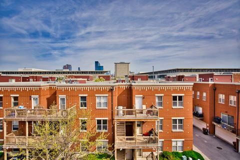 Tiny photo for 350 E Eastgate Place, Chicago, IL 60616 (MLS # 12619160)