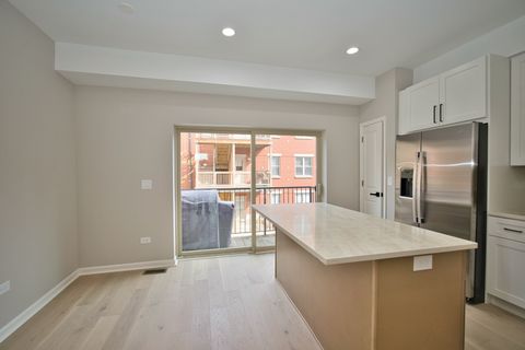 Tiny photo for 350 E Eastgate Place, Chicago, IL 60616 (MLS # 12619160)