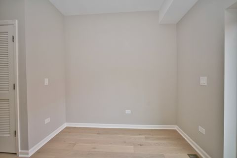 Tiny photo for 350 E Eastgate Place, Chicago, IL 60616 (MLS # 12619160)