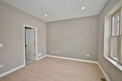 Tiny photo for 350 E Eastgate Place, Chicago, IL 60616 (MLS # 12619160)