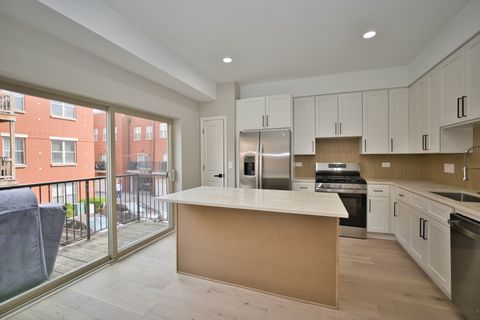 Tiny photo for 350 E Eastgate Place, Chicago, IL 60616 (MLS # 12619160)