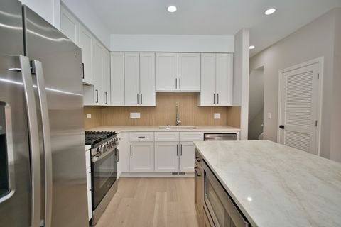 Tiny photo for 350 E Eastgate Place, Chicago, IL 60616 (MLS # 12619160)