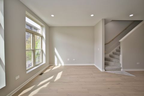 Tiny photo for 350 E Eastgate Place, Chicago, IL 60616 (MLS # 12619160)