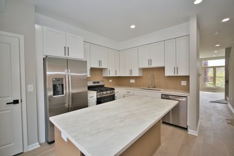 Tiny photo for 350 E Eastgate Place, Chicago, IL 60616 (MLS # 12619160)