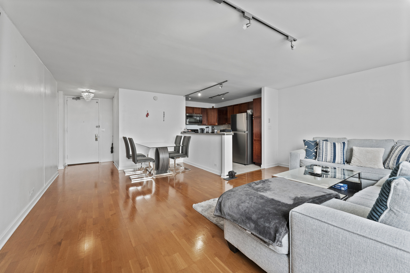 655 W Irving Park Road 4408