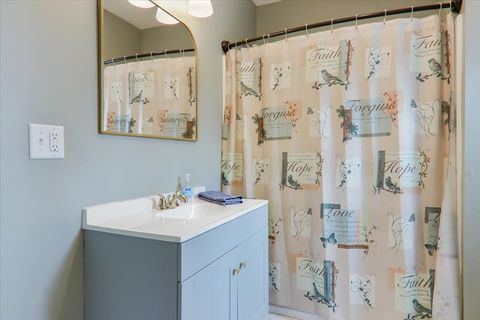 Tiny photo for 806 W Market Street, Bloomington, IL 61701 (MLS # 12571811)