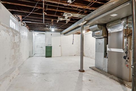 Tiny photo for 806 W Market Street, Bloomington, IL 61701 (MLS # 12571811)