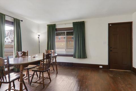 Tiny photo for 806 W Market Street, Bloomington, IL 61701 (MLS # 12571811)