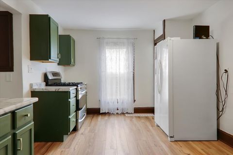 Tiny photo for 806 W Market Street, Bloomington, IL 61701 (MLS # 12571811)