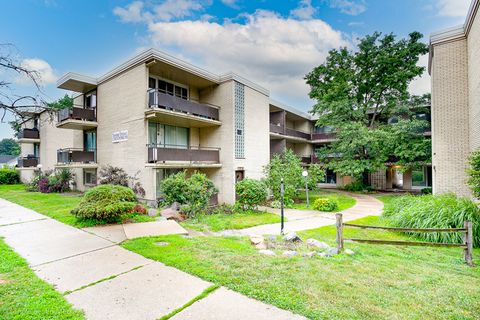 Photo of 12546 Fairview Avenue #3D, Blue Island, IL 60406 (MLS # 12432069)