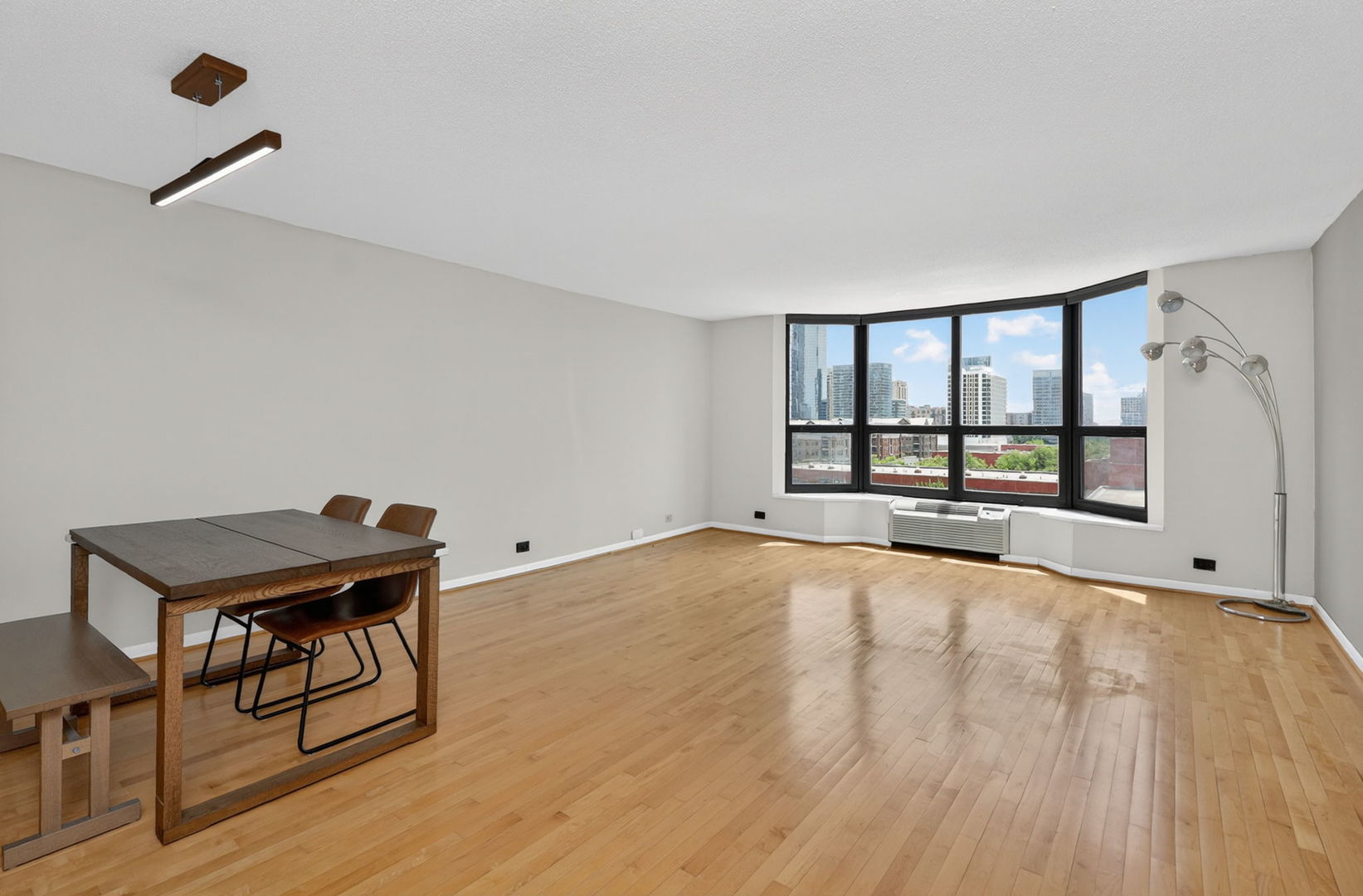 901 S PLYMOUTH Court 701