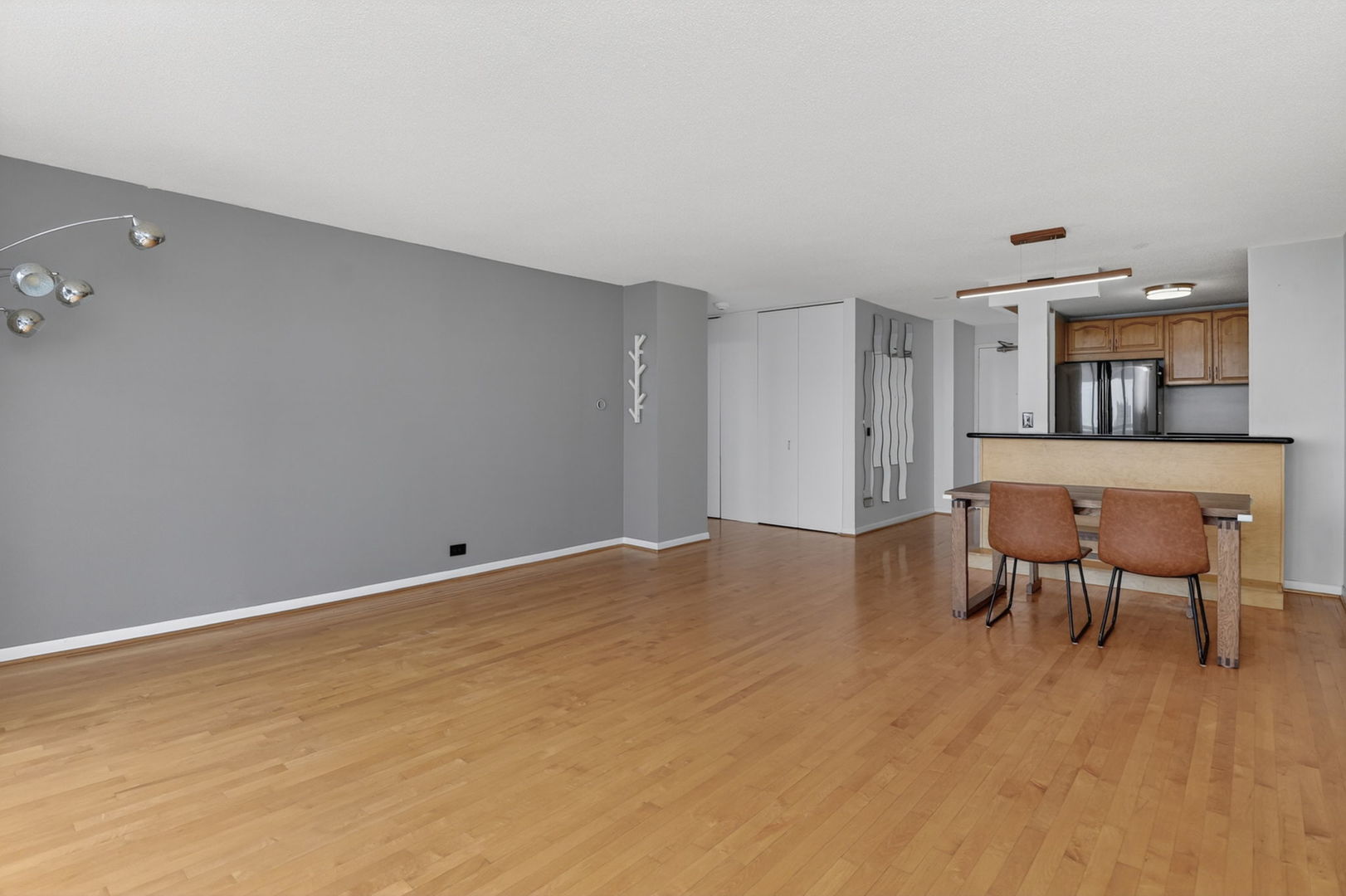 901 S PLYMOUTH Court 701