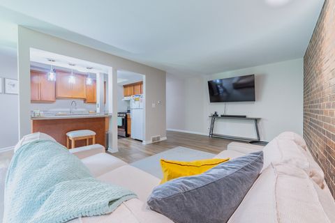 Tiny photo for 1840 W Highland Avenue #E-104, Elgin, IL 60123 (MLS # 12468354)