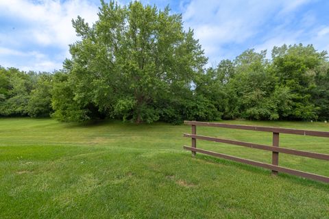 Tiny photo for 1840 W Highland Avenue #E-104, Elgin, IL 60123 (MLS # 12468354)
