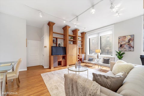 Tiny photo for 2150 N Clifton Avenue #1, Chicago, IL 60614 (MLS # 12788477)