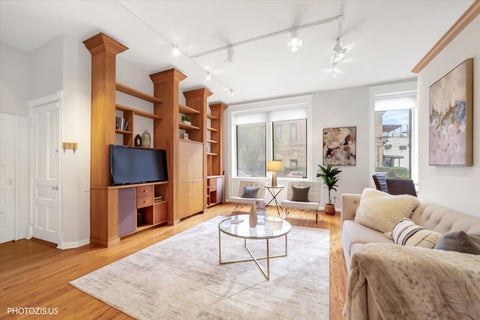 Tiny photo for 2150 N Clifton Avenue #1, Chicago, IL 60614 (MLS # 12788477)