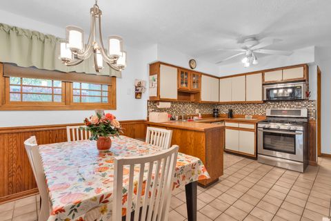 Tiny photo for 6528 Ridge Drive, Chicago Ridge, IL 60415 (MLS # 12516888)