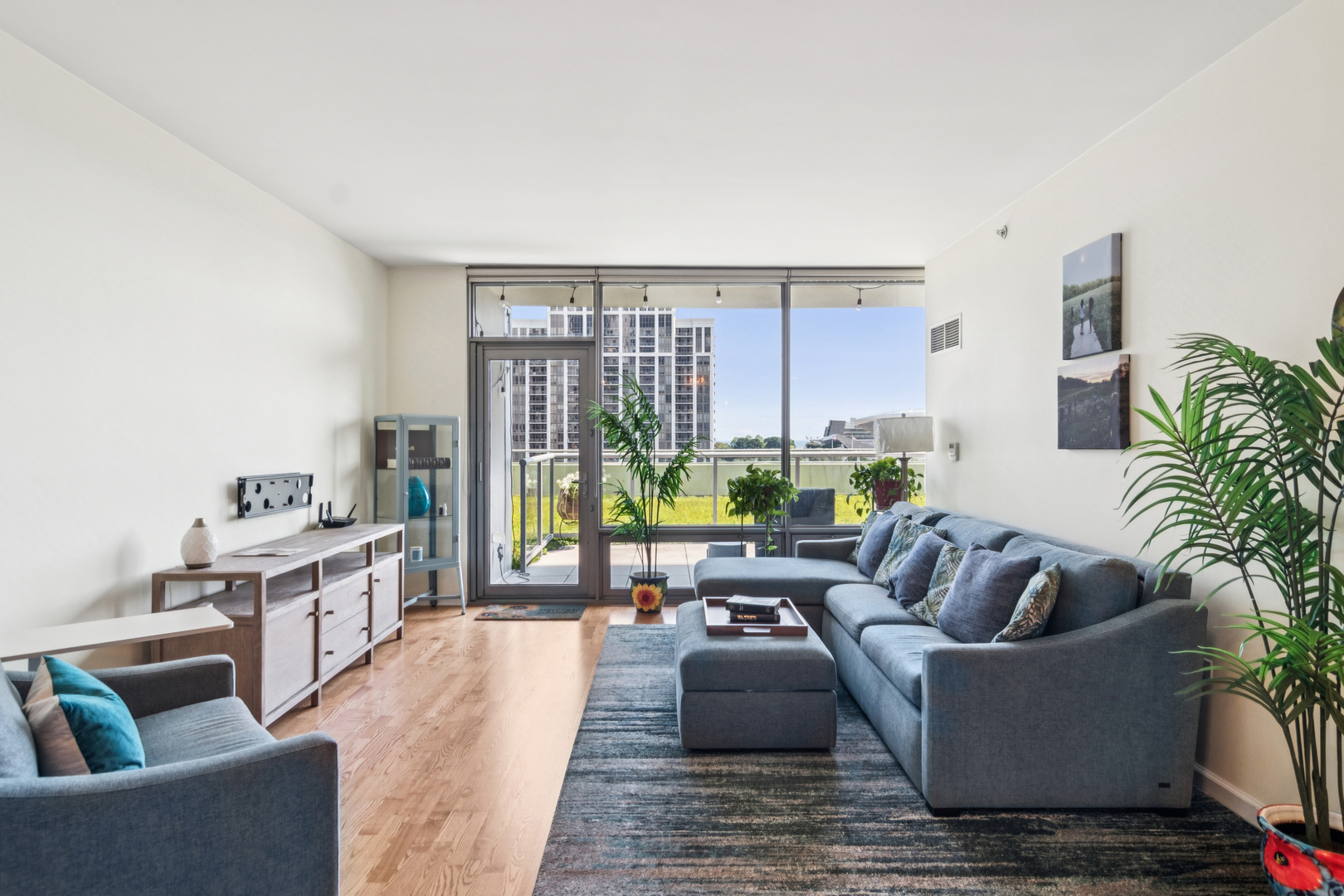 100 E 14th Street 703