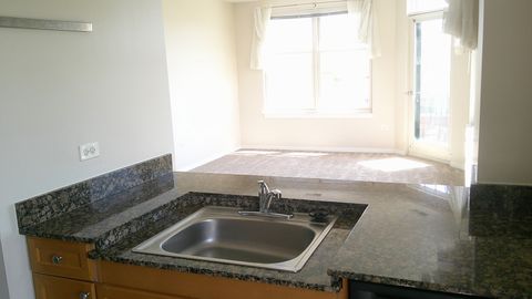 Tiny photo for 125 N Euclid Avenue #402, Oak Park, IL 60301 (MLS # 12646343)
