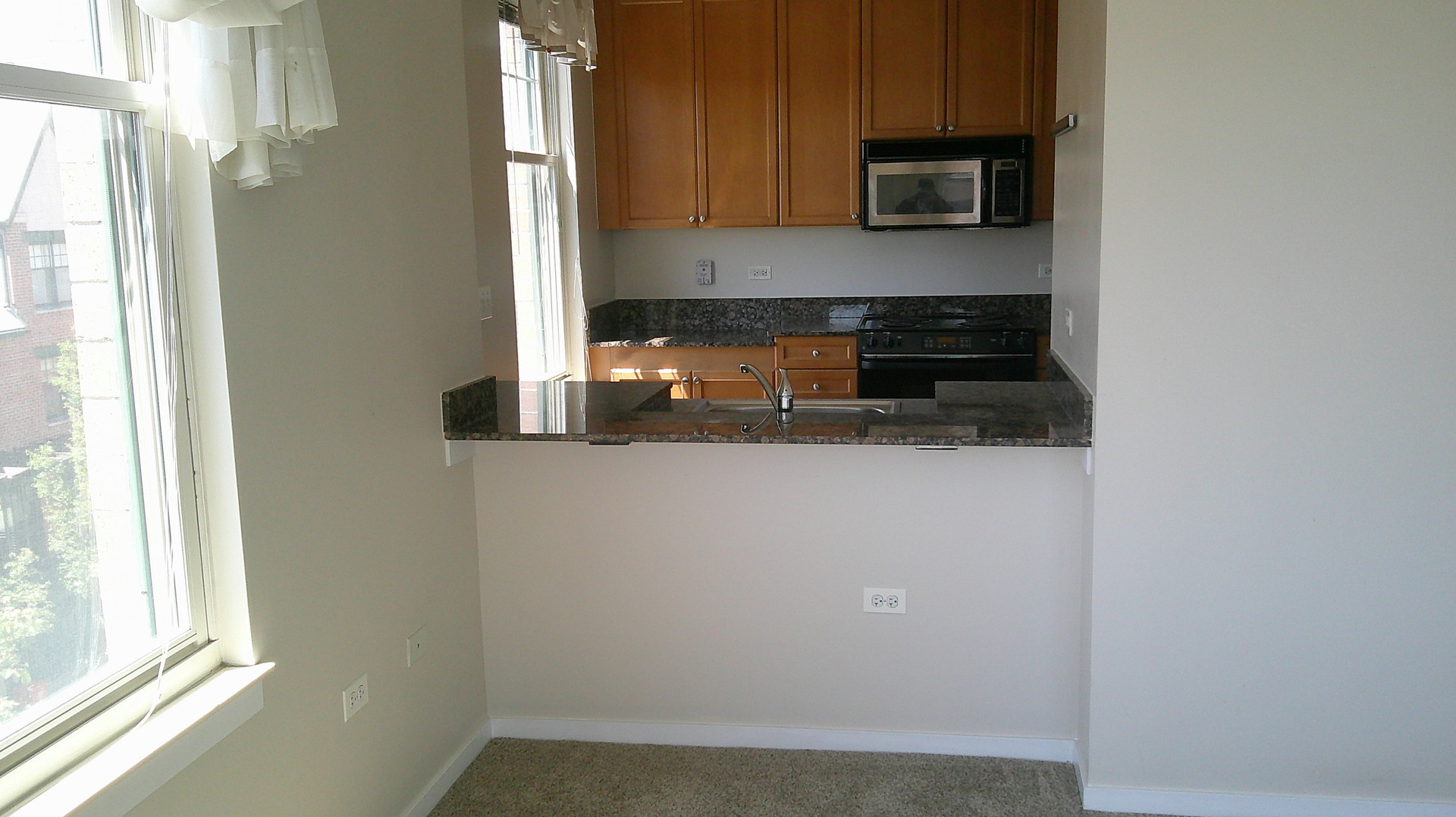 125 N Euclid Avenue 402